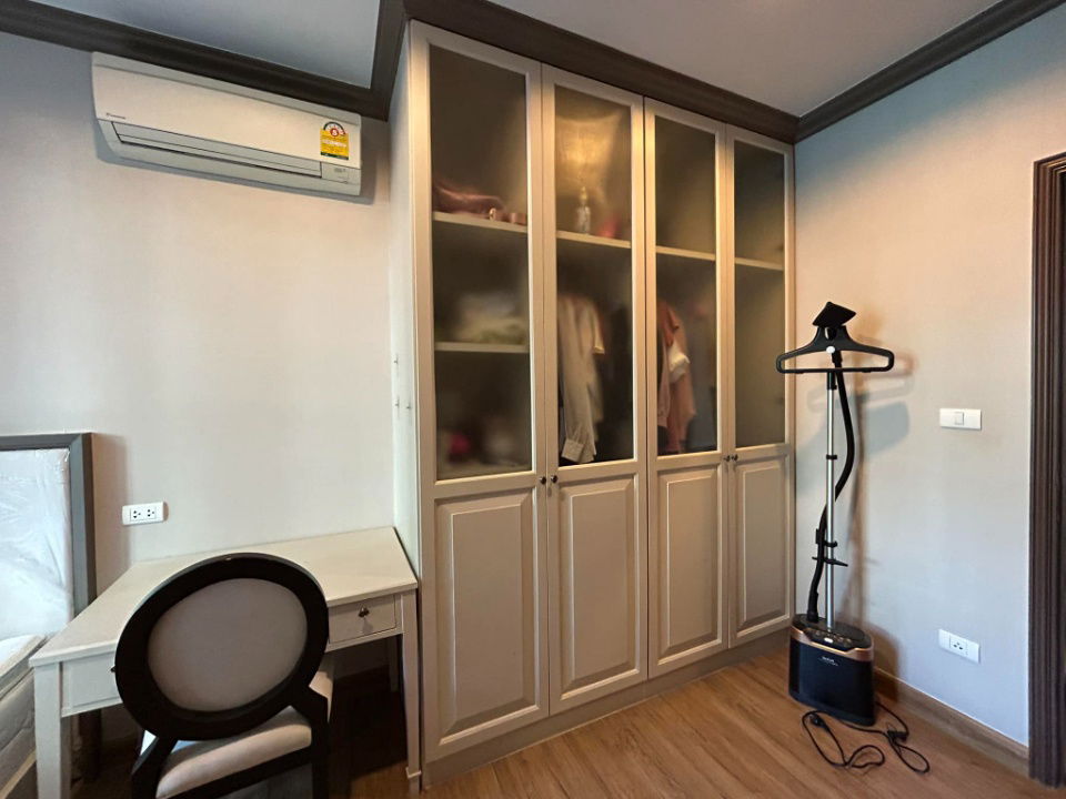 รูป The Reserve Kasemsan 3【𝐒𝐄𝐋𝐋 & 𝐑𝐄𝐍𝐓】🔥ห้องสไตล์ Classic 2 ห้องนอน พื้นที่กว้าง มีอ่างอาบน้ำ! ใกล้BTSสนามกี่ฬา🔥  ติดต่อไลน์ไอดี: @hacondo - รูปที่ 3/10