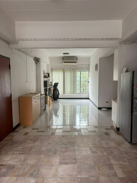 Condo for sale, Baan Sukhothai Building 10, Floor 3 (2 adjacent rooms), 4 bedrooms, 2 bathrooms, totaling 120.48 sqm. Sell 3.3 MB..*