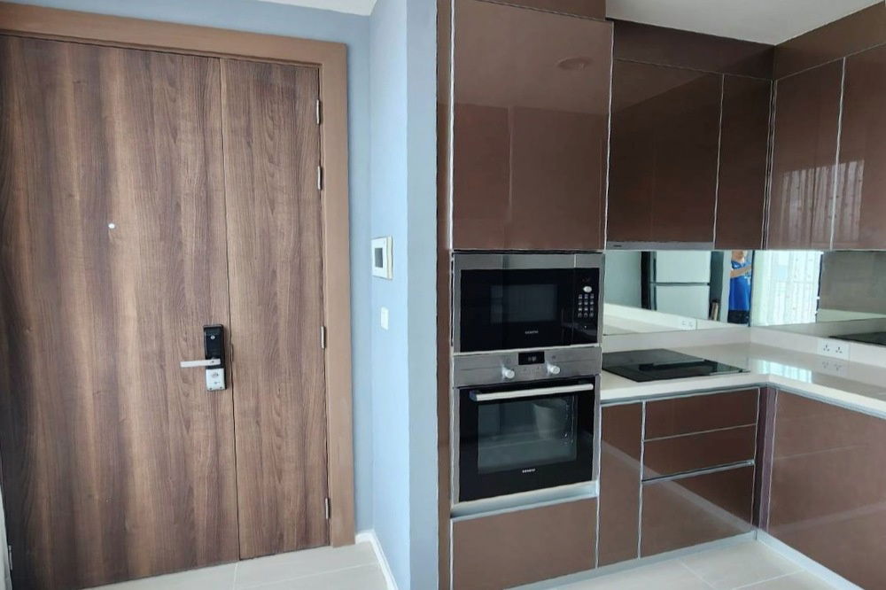 picture For Rent !! high floor28++, Modern style, Rare Item!!, river view! Code C20231100700...Menam Residences, 3 bed, 3 bath, furnished, ready to move in 📣 - 5/10
