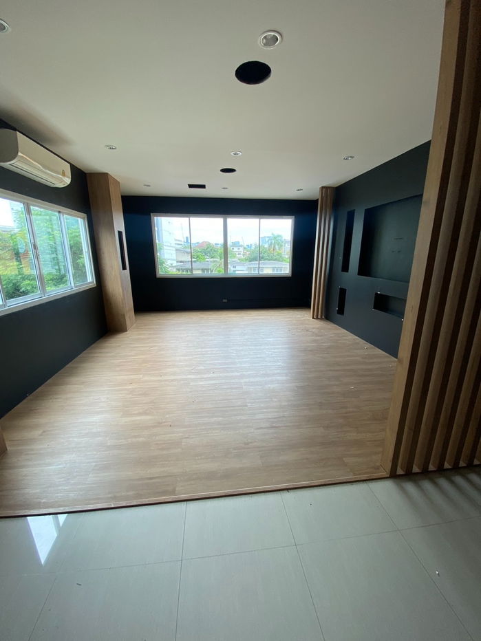 picture Commercial buildings for rent in prime Location Sukhumvit 64 near the BTS Punnawithi station only 500 meters. - 4/19