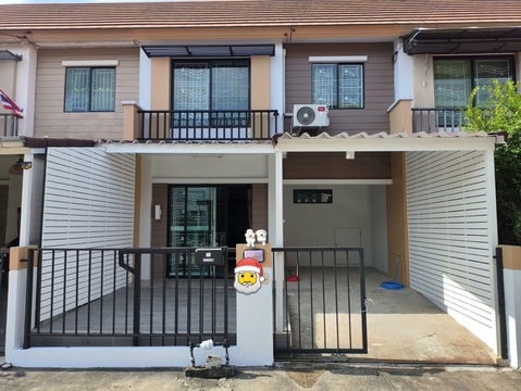 🏠 ให้เช่าทาวน์โฮม บ้านพฤกษา 79 (ลำลูกกาคลอง 3) ติดถนนลำลูกกา ✨ รีโนเวทใหม่ทั้งหลัง พร้อมเฟอร์นิเจอร์ + แอร์ 3 เครื่อง 