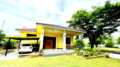 Houses for sale Nittayo Road Udon Thani : Private garden villa for  sale Large detached house with a 1.5-story layout, 3 bed rooms 3 bath rooms