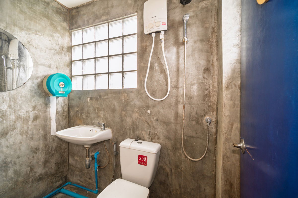 picture Commercial building for sale, 4 floors, 1 unit, 34.3 square wah, in the heart of Ratchada, Huai Khwang, Soi 20 Mituna - 20/21