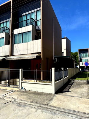 Townhouses for rent Khan Na Yao : NEW HOME FOR RENT 26K : BAAN KLANG MUANG LADPRAO-SERITHAI