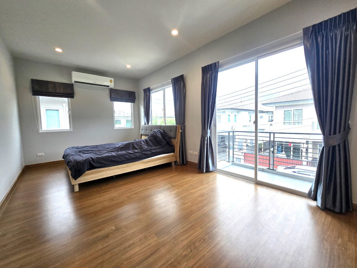 รูป บ้านเดี่ยว 2 ชั้น หมู่บ้าน เซนโทร รังสิต คลอง 4 ตกแต่งสวย พร้อมสวนรอบบ้าน ทำเลดี ติด ถนนรังสิต-นครนายก - รูปที่ 13/22