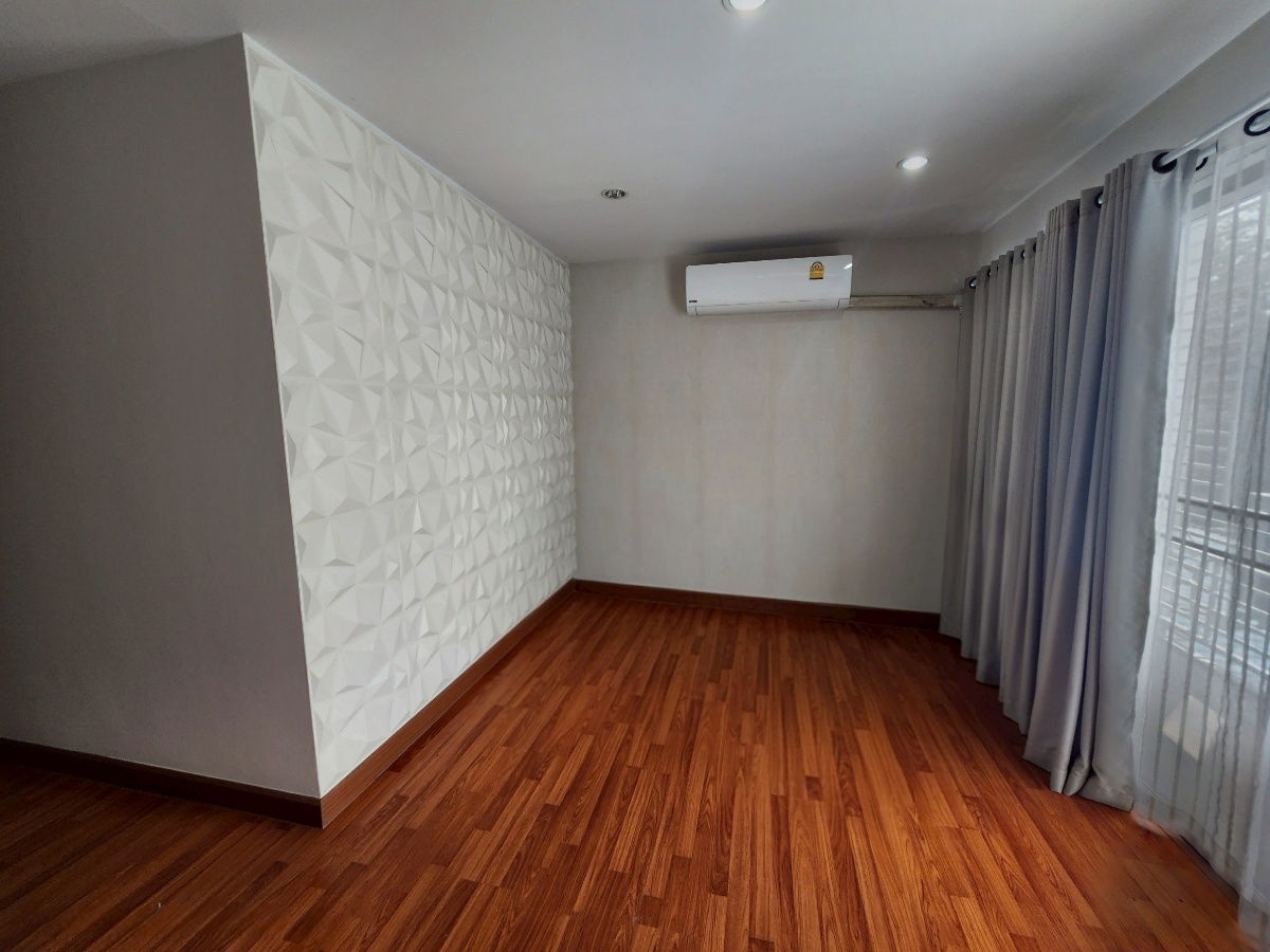 picture For Sale: Sena Town Nawamin Home Office, 3-Storey Building with Solar Cell System - 13/15