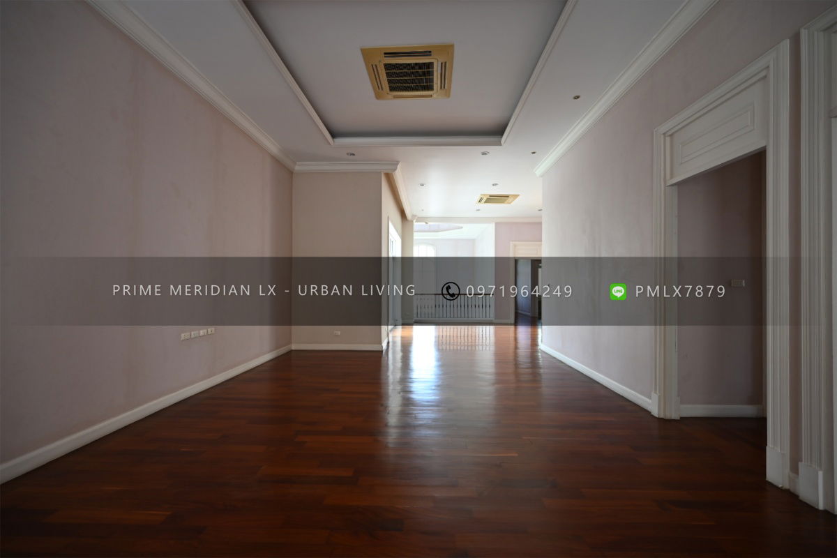 picture The Royal Residence Kaset Nawamin - Super luxury colonial style house with private swimming pool & garden - 13/26