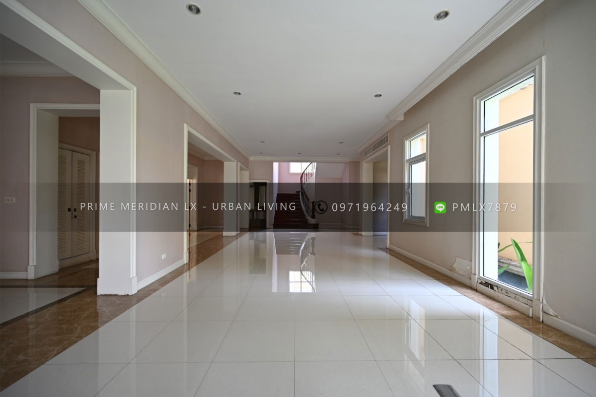picture The Royal Residence Kaset Nawamin - Super luxury colonial style house with private swimming pool & garden - 11/26
