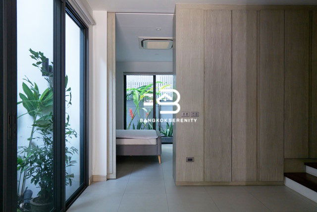 picture Townhouse for rent in Sukhumvit-Prompong - 10/19