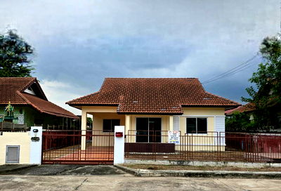 บ้านเดี่ยว เมืองฉะเชิงเทรา ฉะเชิงเทรา : ขายบ้านเดี่ยว เค.ซี.สุวินทวงศ์2 (K.C. suwinthawong2) พื้นที่68ตารางวา สภาพดี  หน้าโครงการ ตรงข้ามสวน 
