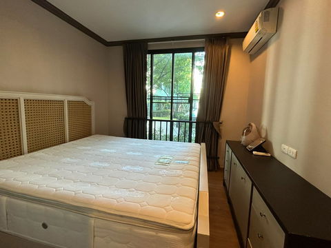 The Reserve Kasemsan 3【𝐒𝐄𝐋𝐋 & 𝐑𝐄𝐍𝐓】🔥Classic-style 2-bedroom unit with spacious living space and bathtub! 🔥  Contact Line ID: @hacondo