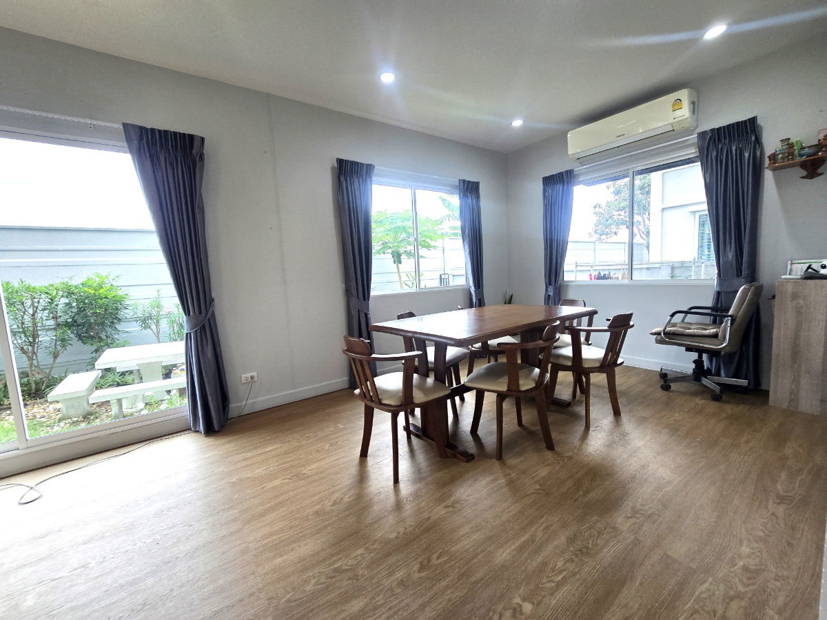 รูป บ้านเดี่ยว 2 ชั้น หมู่บ้าน เซนโทร รังสิต คลอง 4 ตกแต่งสวย พร้อมสวนรอบบ้าน ทำเลดี ติด ถนนรังสิต-นครนายก - รูปที่ 6/22
