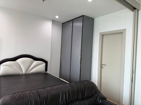 Ideo Q Chula Samyan【𝐑𝐄𝐍𝐓】🔥A spacious room perfect for those who love a simple, minimalist style.🔥  Contact Line ID: @hacondo