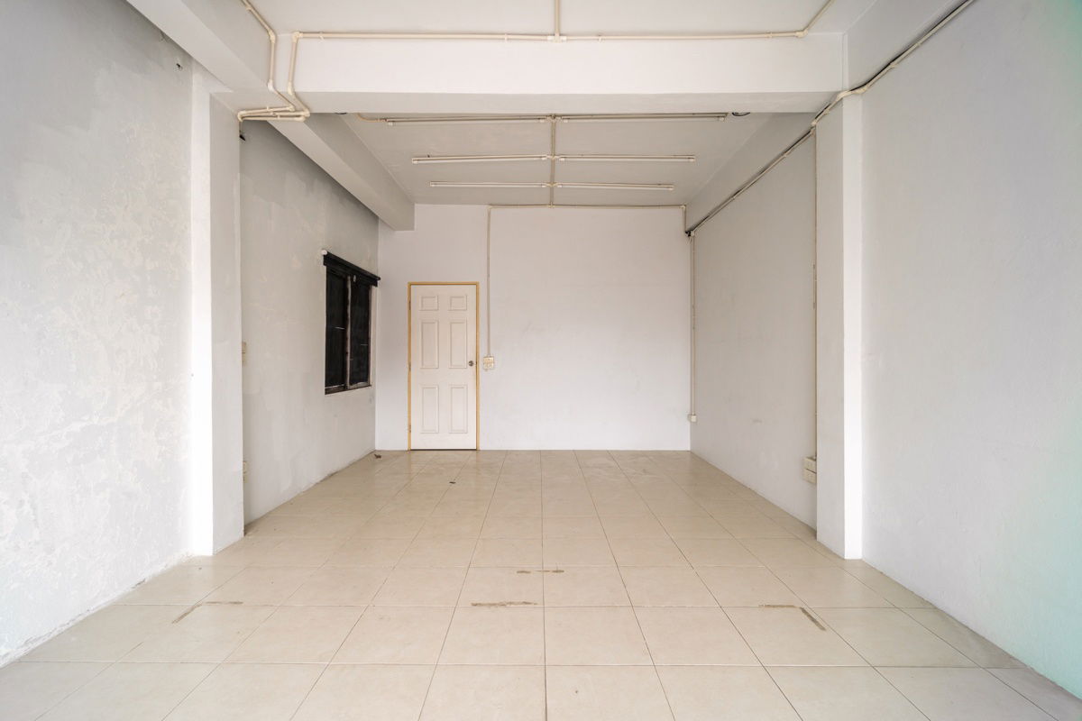 picture Commercial building for sale, 4 floors, 1 unit, 34.3 square wah, in the heart of Ratchada, Huai Khwang, Soi 20 Mituna - 19/21