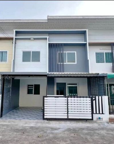 ขายทาวน์เฮ้าส์ 2 ชั้น หมู่บ้านเดอะโมดิช บางบัวทอง 19.5  ตร.ว ทำเลดี ต่อเติมครบ พร้อมอยู่ ซอยลำโพ 29 บางบัวทอง นนทบุรี