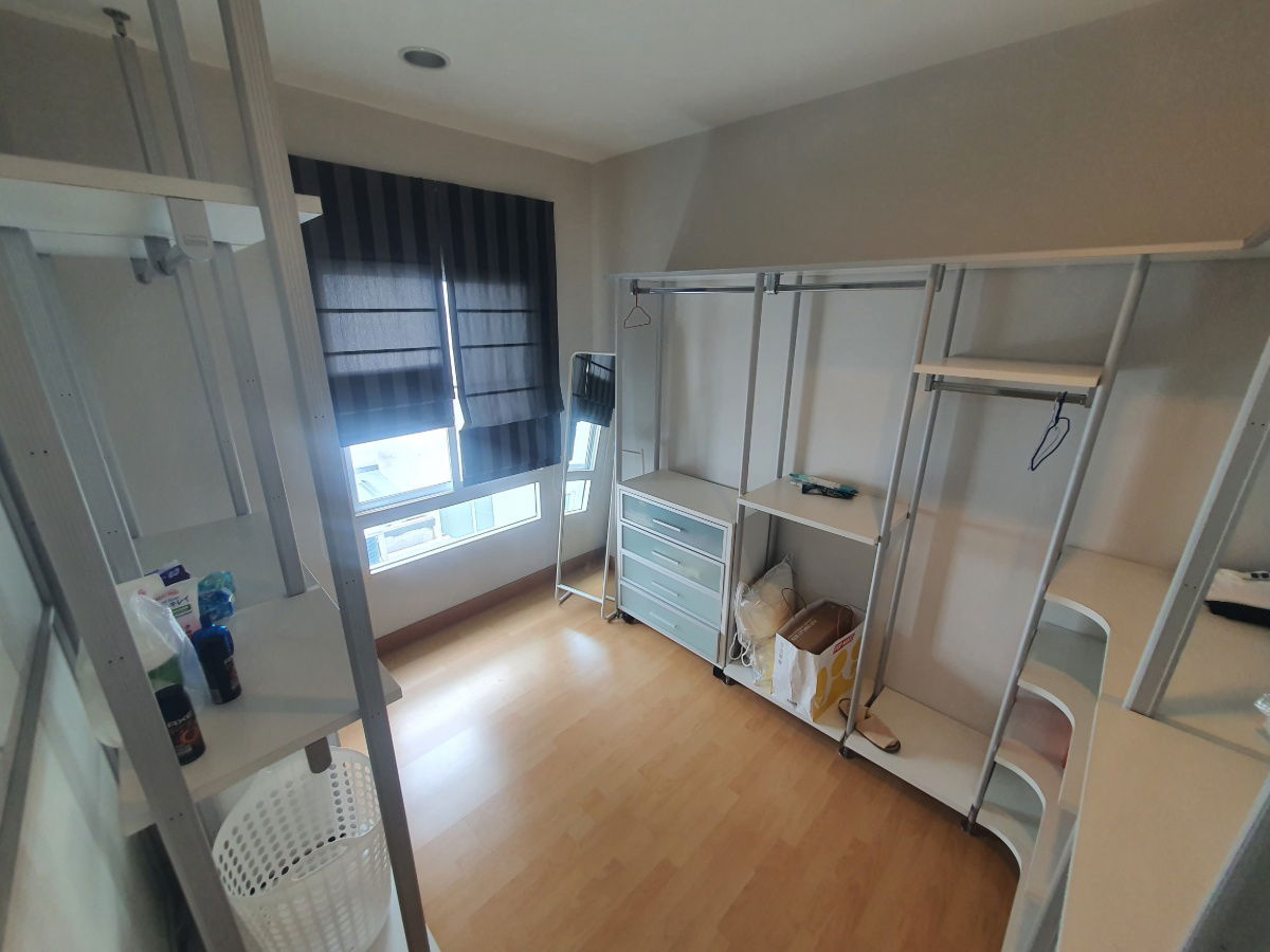 picture Luxury 3-Storey Townhome, Baan Klang Muang Ladprao 87 – Private Garden View - 13/27