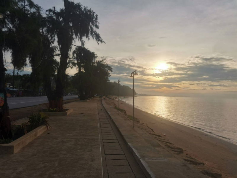 รูป ขายด่วนบ้าน ที่ดิน พร้อมเฟอร์นิเจอร์ ใกล้ชายหาด สวนสน บ้านเพ ระยอง เพียง 150 เมตร พื้นที่ทั้งหมด 194 ตารางวา  - รูปที่ 17/20