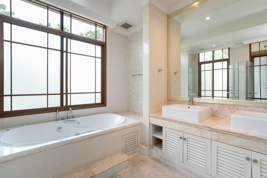 รูป ♣ Luxury house ♣ บ้านเดี่ยว 2 ชั้น 110.00 ตร.ว. | 4 ห้องนอน 5 ห้องน้ำ | ใกล้ BTS สถานีพระโขนง 2 นาที, โรงพยาบาลสุขุมวิท 4 นาที, Gateway เอกมัย 4 นาที - รูปที่ 4/21