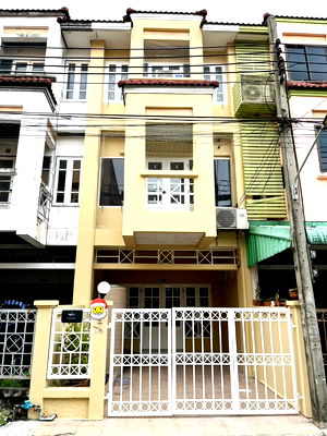 เช่าทาวน์โฮม ถนนสุขาภิบาล 5 : 🏡 FOR RENT | ทาวน์โฮม 3 ชั้น ทำเลทอง รามอินทรา 34 พร้อมเข้าอยู่ 3 ก.ย. 68 ✨ ทาวน์โฮมสวย ฟังก์ชันครบ พร้อมเฟอร์ฯ และเครื่องใช้ไฟฟ้า