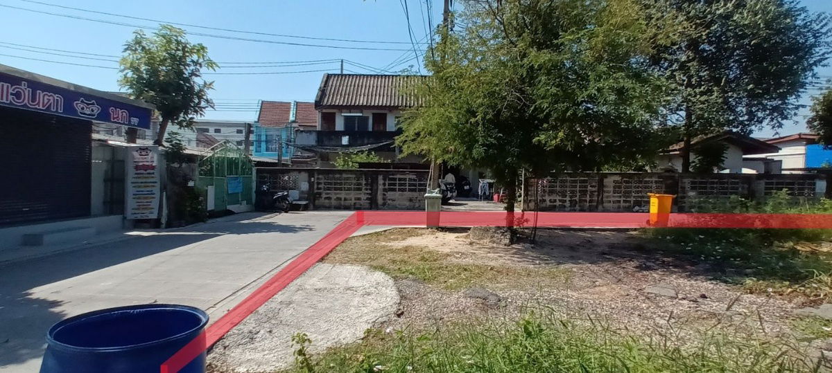picture Land for sale at the corner of Soi Petchkasem 69*Sawaddee 1, 99 sq m., multiple entrances and exits. - 5/5