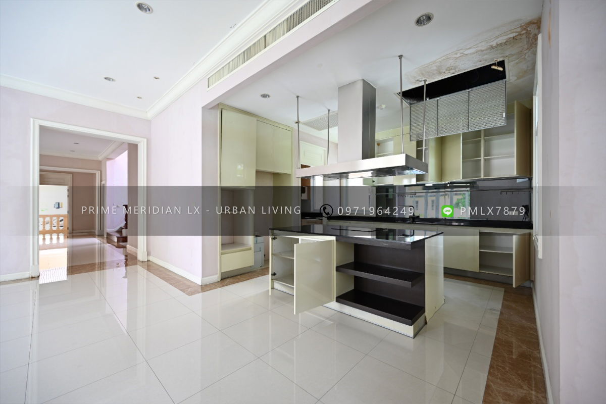 picture The Royal Residence Kaset Nawamin - Super luxury colonial style house with private swimming pool & garden - 12/26