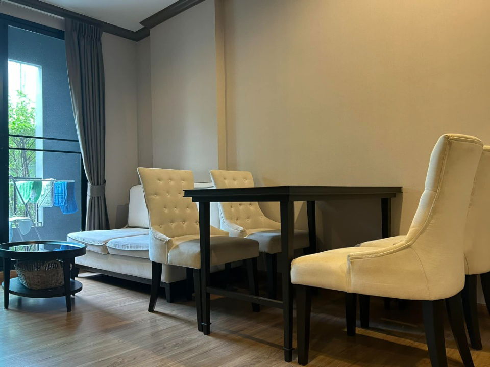 รูป The Reserve Kasemsan 3【𝐒𝐄𝐋𝐋 & 𝐑𝐄𝐍𝐓】🔥ห้องสไตล์ Classic 2 ห้องนอน พื้นที่กว้าง มีอ่างอาบน้ำ! ใกล้BTSสนามกี่ฬา🔥  ติดต่อไลน์ไอดี: @hacondo - รูปที่ 4/10