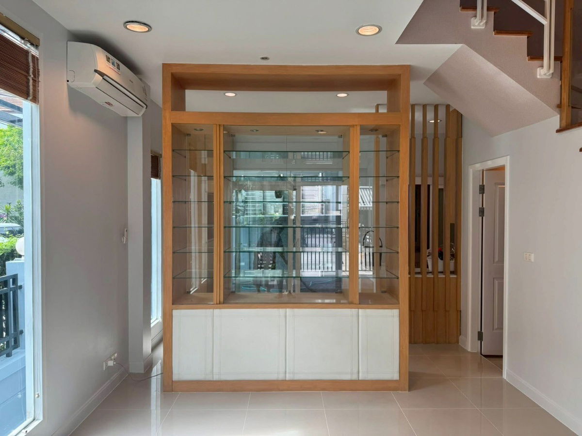 รูป 🏡 ให้เช่าทาวน์โฮม 3 ชั้น หลังมุม โครงการบ้านกลางเมือง เออร์บาเนี่ยน พระราม 9 – ลาดพร้าว - รูปที่ 4/19