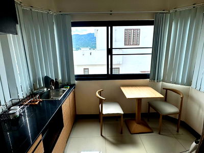 Condos for rent 700 Year Sports Arena Chiang Mai : Hillside Condominium 2 for rent, near Nimman, convenient transportation, only 15000 per month,call 0955752068 Khun Chompoo.