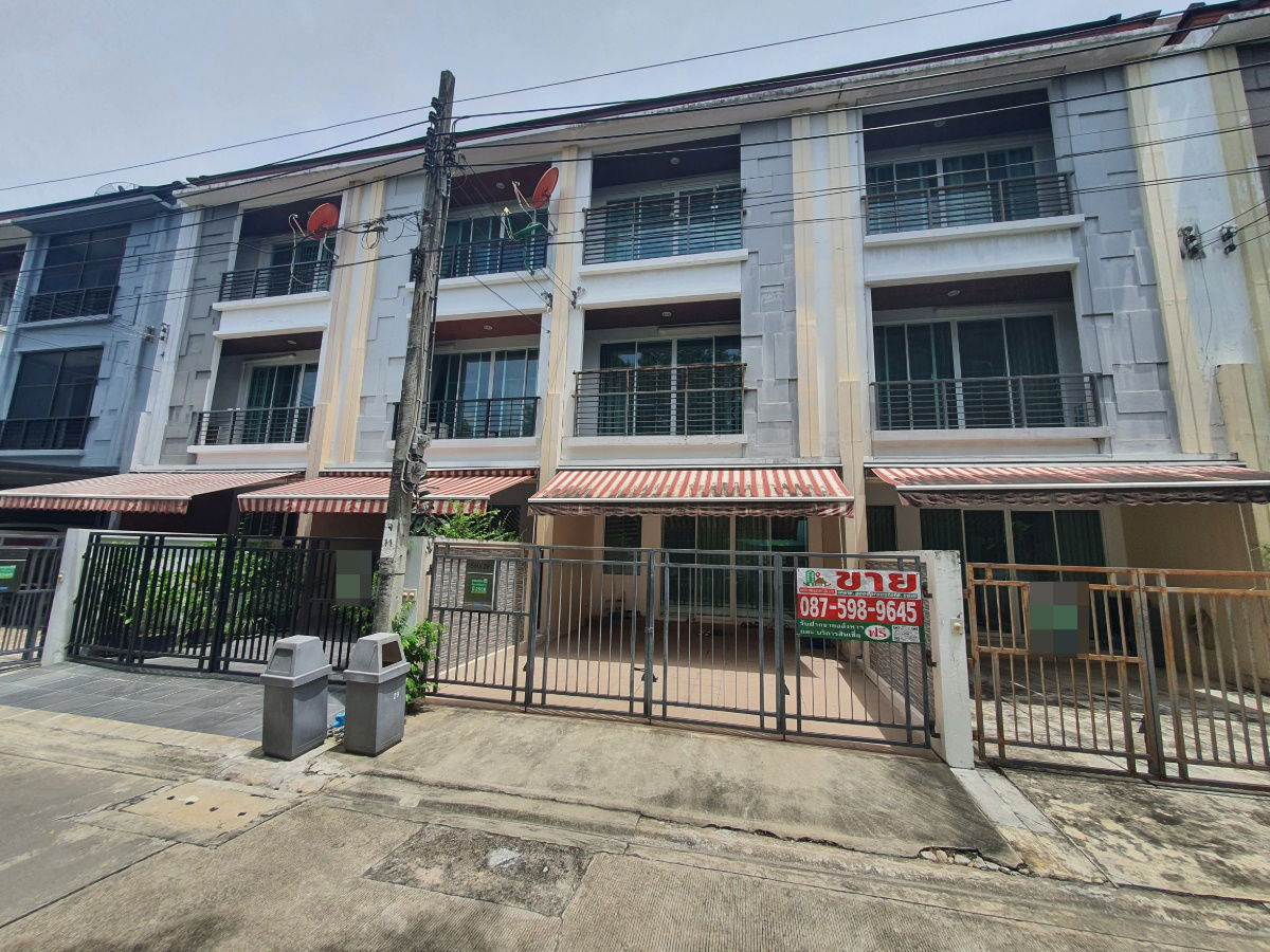 picture Luxury 3-Storey Townhome, Baan Klang Muang Ladprao 87 – Private Garden View - 5/27