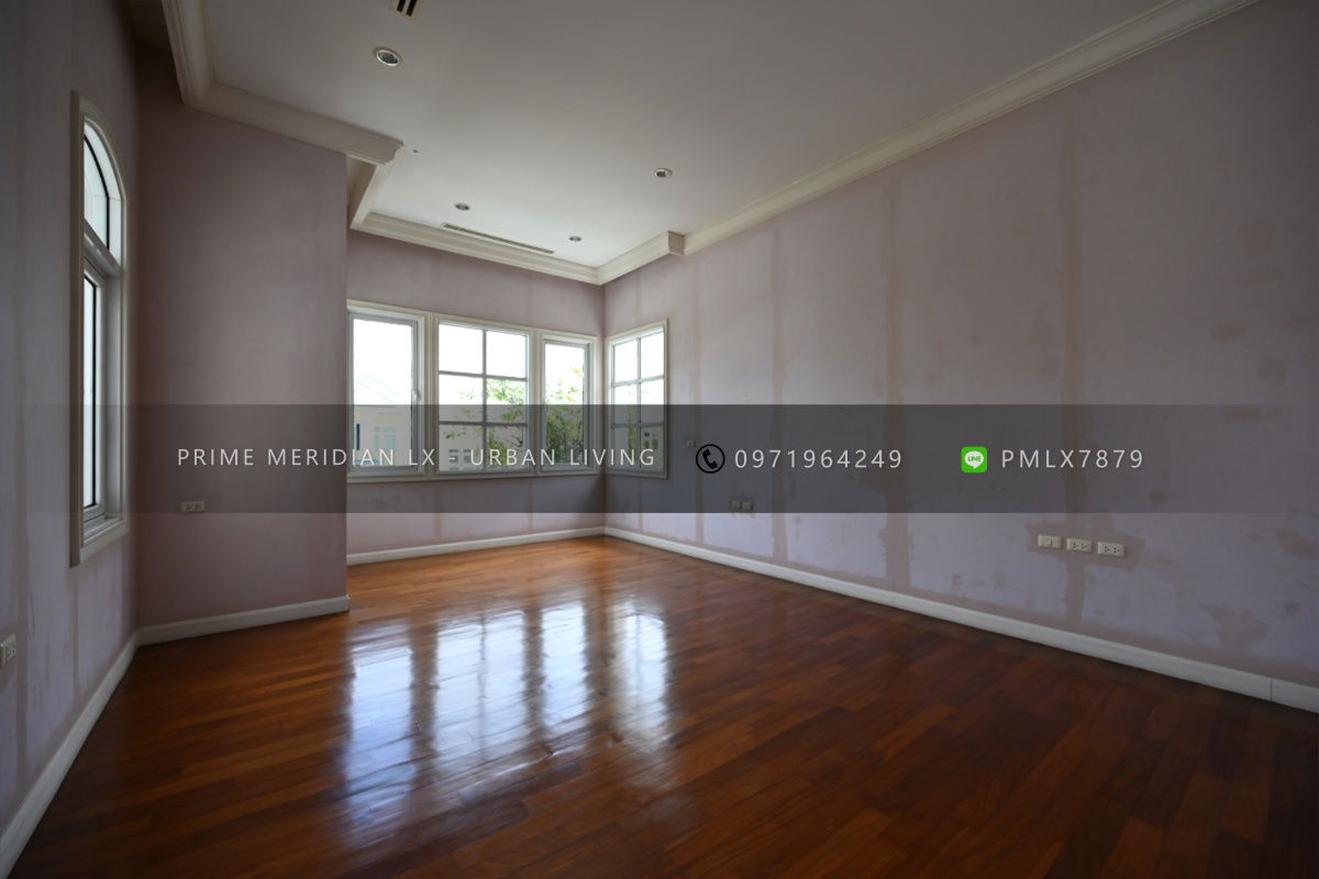 picture The Royal Residence Kaset Nawamin - Super luxury colonial style house with private swimming pool & garden - 14/26