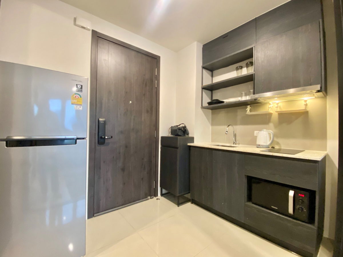 รูป XT Huaikhwang 75m. MRT  1Bedroom + walk in closet 👚👗👙 Take city view no damage from earthquake - รูปที่ 6/10