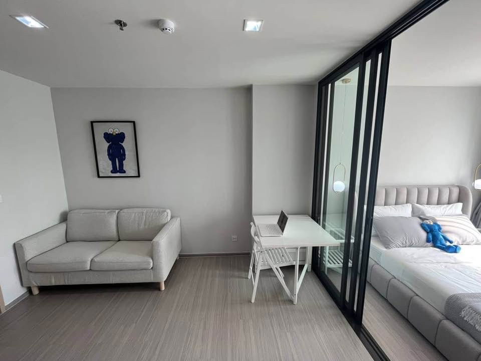 picture For Rent " Life Sathorn Sierra "  Fully furniture , ready to move in  //Ask more info LineID: @thirdproperty  - 1/8