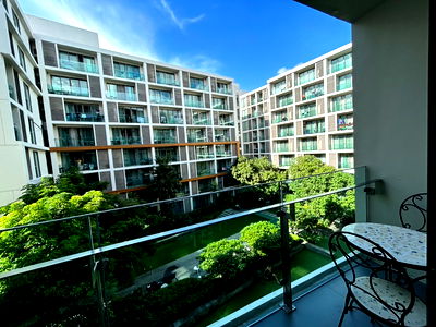 Condos for rent 700 Year Sports Arena Chiang Mai : The Nimmana condo for rent ! 1Bedroom in nimman with pool view : Tel. +66823899314 (Boo)