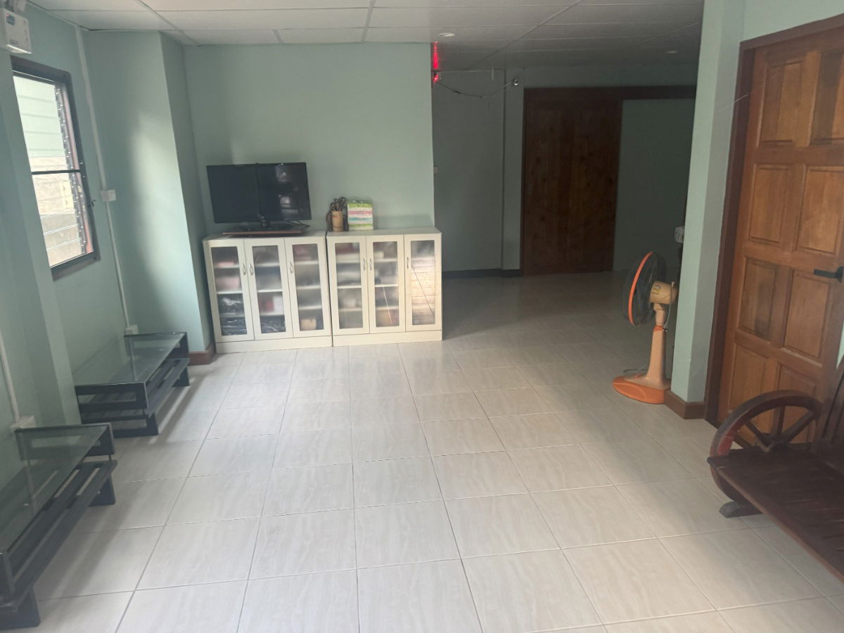 รูป บ้าน ให้เช่า 50ตรว. 5 ห้องนอน 3 ห้องน้ำ  - รูปที่ 4/17