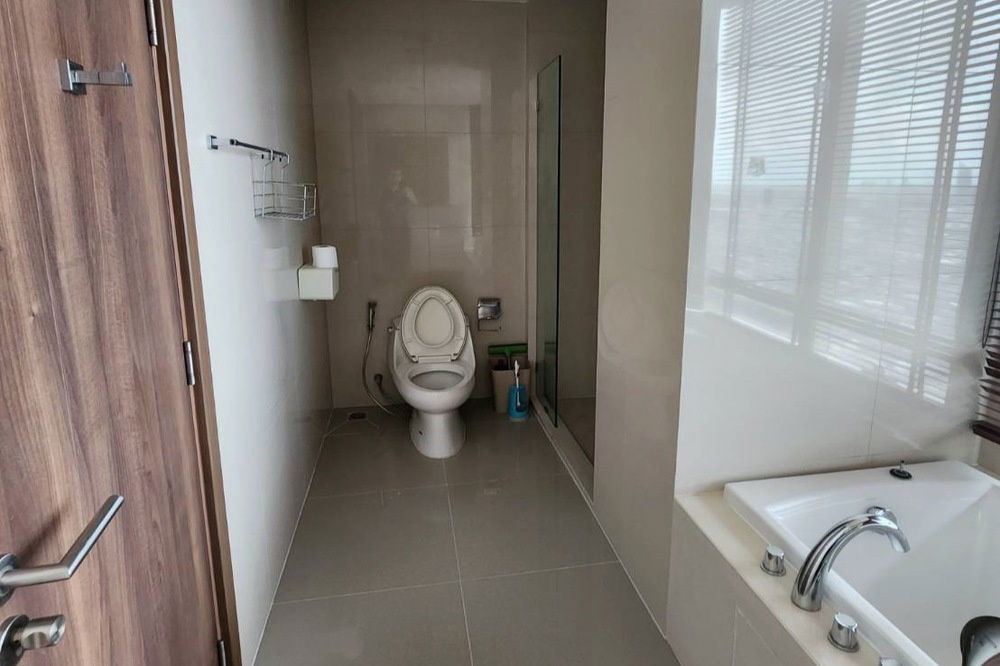 picture For Rent !! high floor28++, Modern style, Rare Item!!, river view! Code C20231100700...Menam Residences, 3 bed, 3 bath, furnished, ready to move in 📣 - 10/10