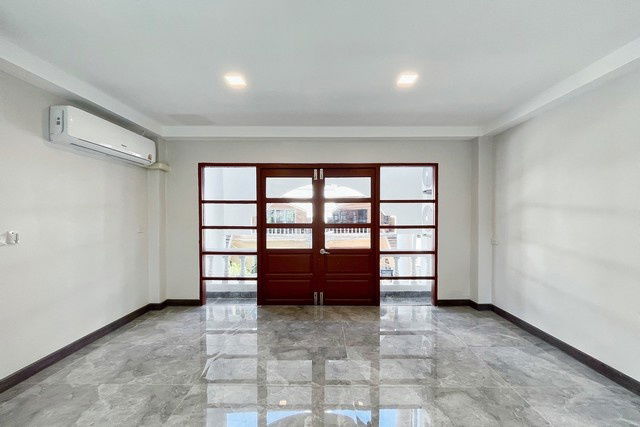 รูป HR2814ให้เช่าบ้านเดี่ยว 5 ชั้น ซอยทองหล่อ 25 บ้านแนวคลาสสิค เหมาะทำโฮมออฟฟิศ หรืออยู่อาศัย - รูปที่ 11/18