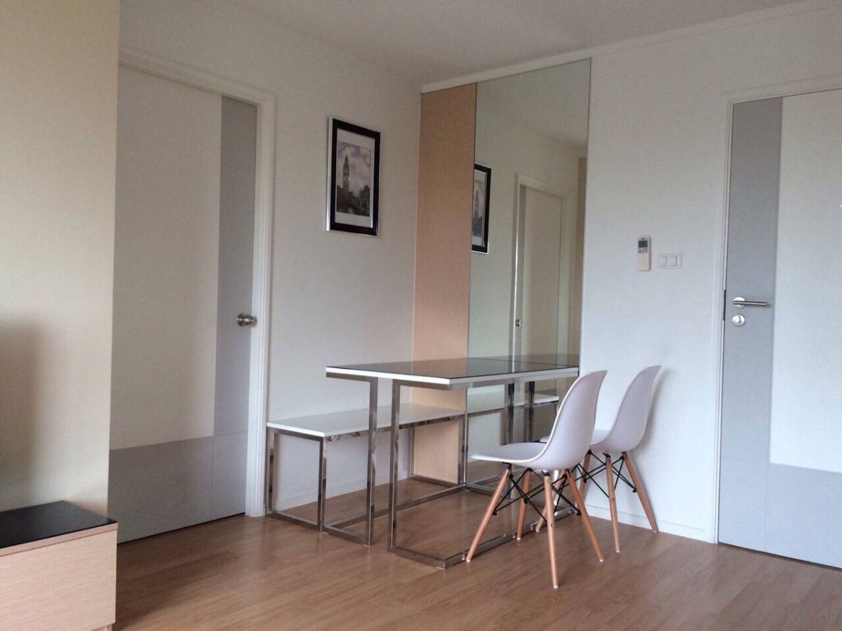 picture Fully furnished room for rent , near ARL and MRT Huamak station - 3/8