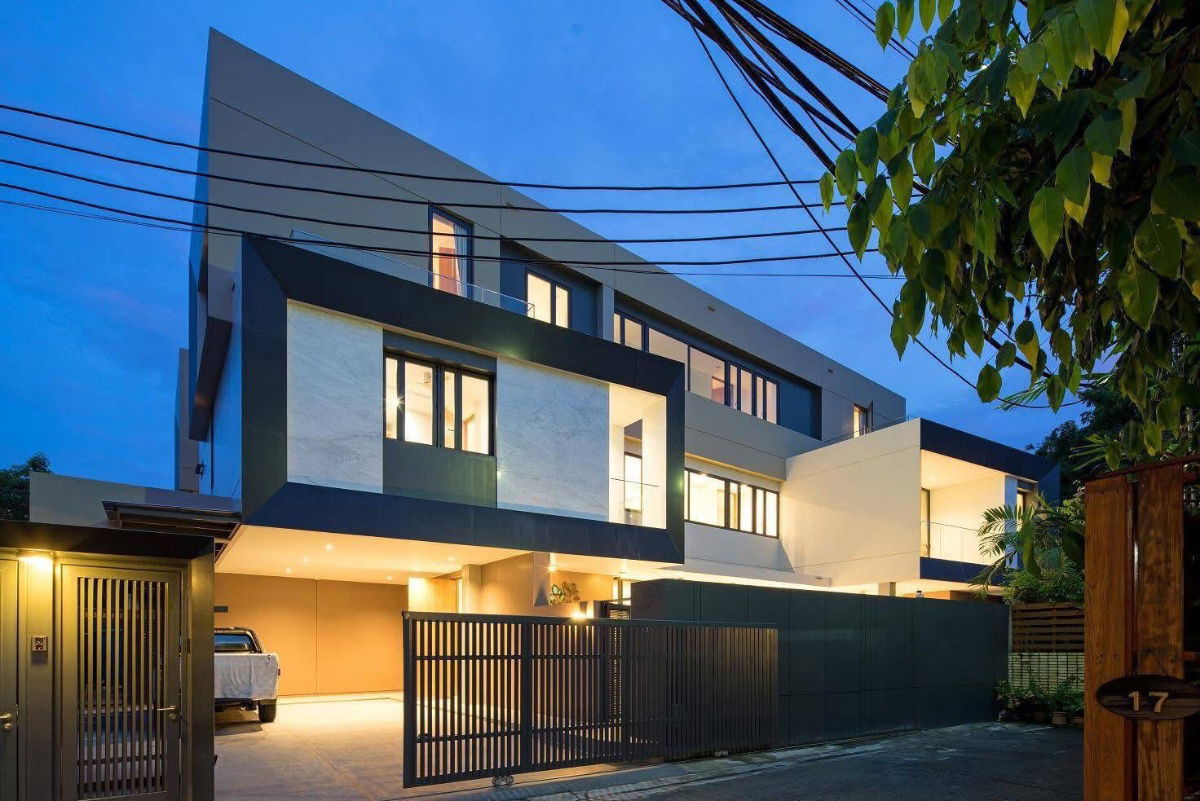 picture ♢ Pool Villa ♢ Detached house 3 storey with swimming pool | Land size 127.30 sq.w. 959.00 sq.m. | 4 Bedrooms 5 Bathrooms | Near BTS Ekkamai - 2/10