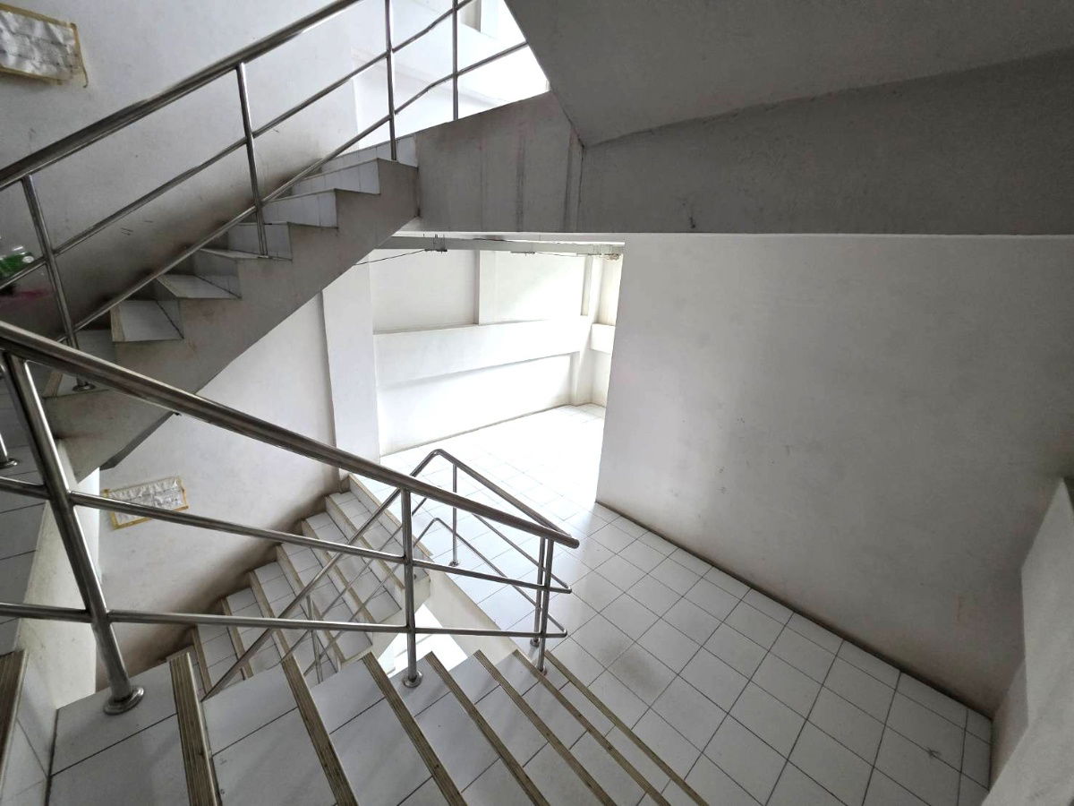 picture Great value with long-term profits! Condo for sale at Eastern Seaboard City, in the heart of Pluak Daeng Industrial Estate, Rayong - 7/12