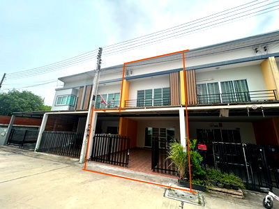 ทาวน์โฮม ถนนเลี่ยงเมืองชลบุรี :  โอกาสดีสำหรับผู้ที่มองหาบ้านทำเลทองใจกลางเมืองชลบุรี!! ขายทาวน์โฮม 2 ชั้น รีโนเวทใหม่  หมู่บ้าน บ้านสวนพฤกษา ซอย 12 ( Baan Suanpruksa Soi 12 )