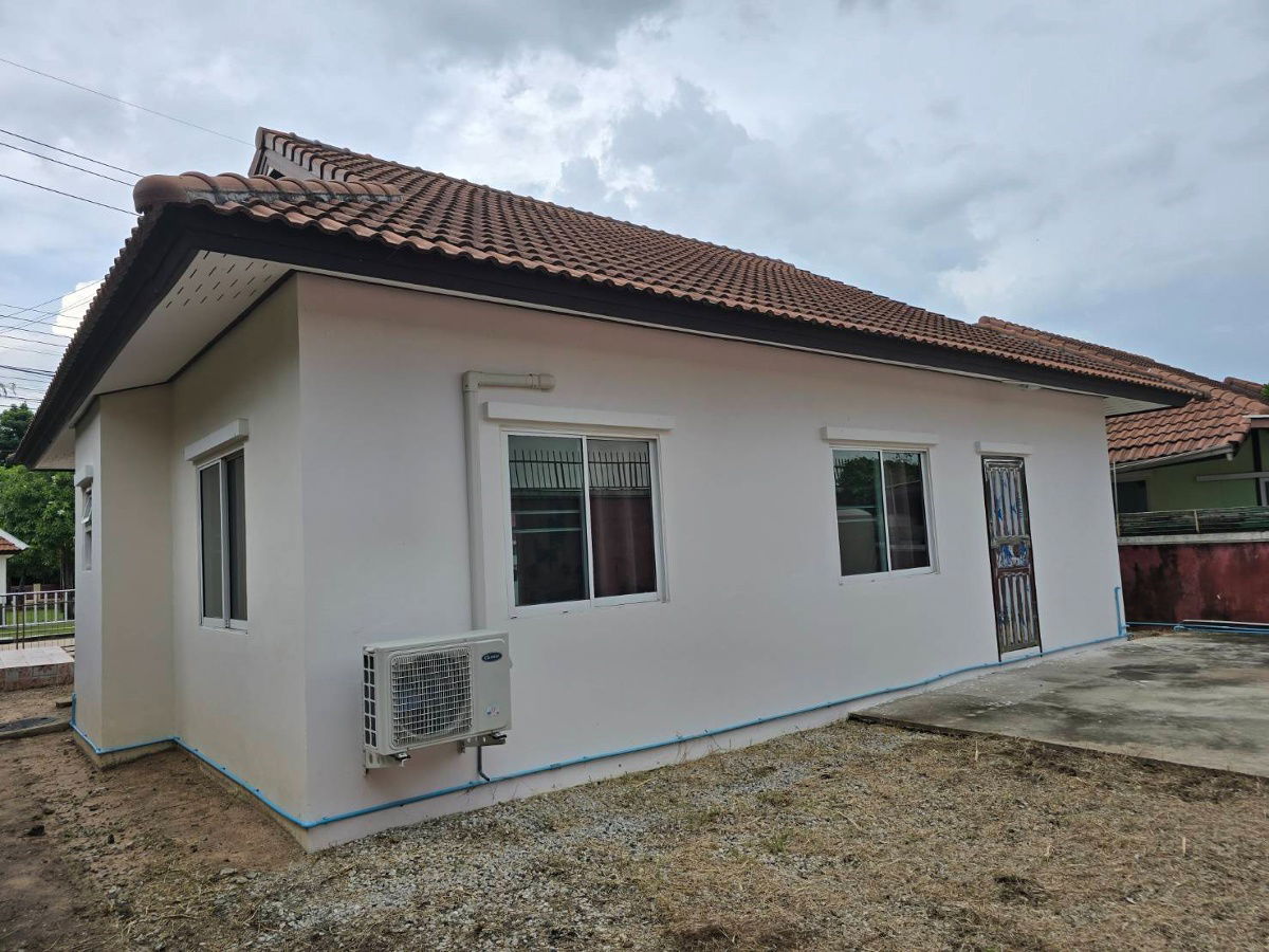 รูป ขายบ้านเดี่ยว เค.ซี.สุวินทวงศ์2 (K.C. suwinthawong2) พื้นที่68ตารางวา สภาพดี  หน้าโครงการ ตรงข้ามสวน  - รูปที่ 4/16