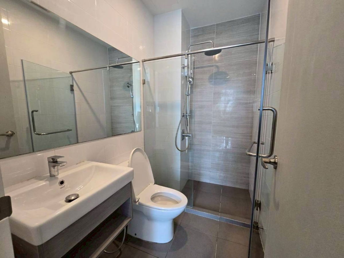 picture Condo for Rent : Knightsbridge Collage Ramkhamhaeng  Schedule a viewing 👉 Line: @propertybkk1 - 14/15