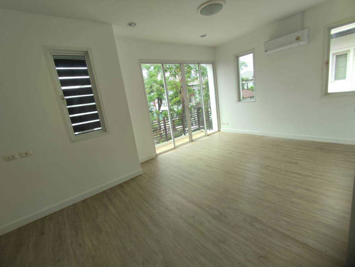 รูป  ขาย บ้านบลูลากูน 1 บ้านสวย สภาพใหม่นางฟ้า พร้อมเข้าอยู่ ทำเล โซนวงแหวน บางนาตราด ใกล้เมกาบางนา - รูปที่ 10/14