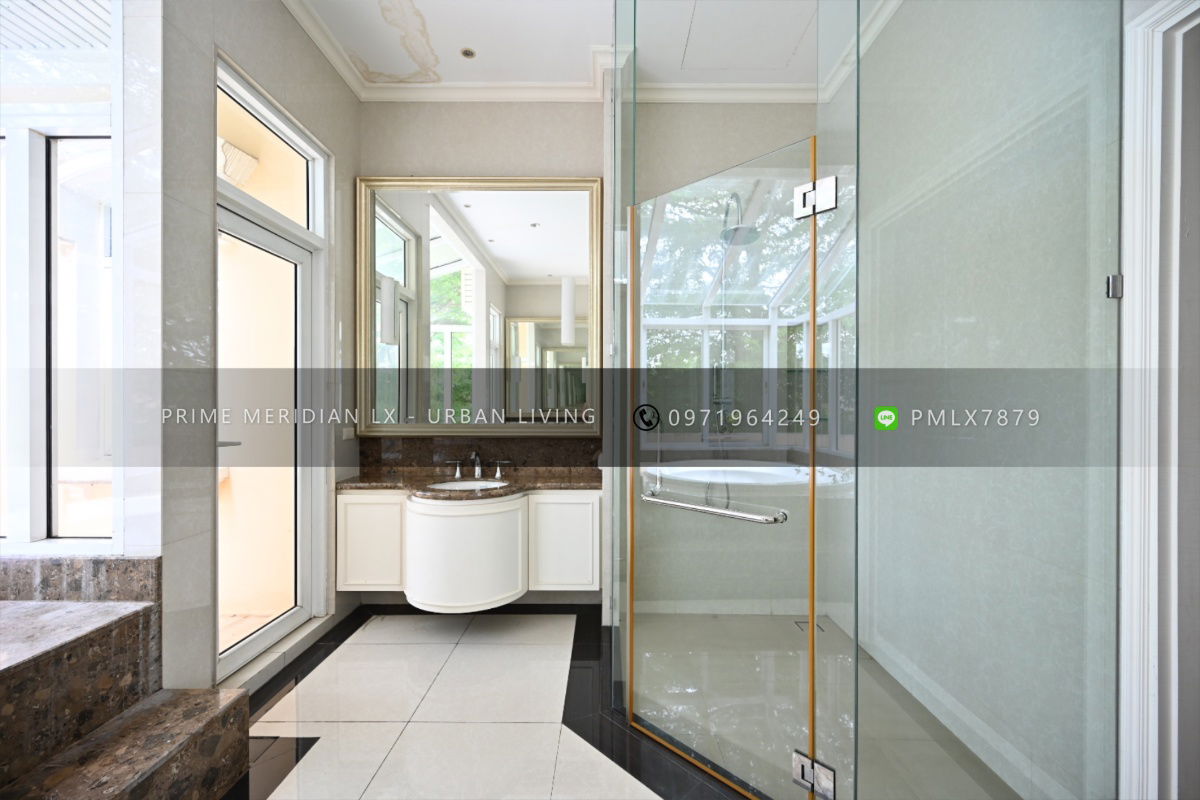 picture The Royal Residence Kaset Nawamin - Super luxury colonial style house with private swimming pool & garden - 21/26