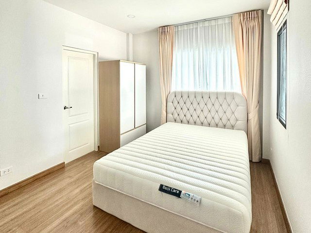 รูป HR2817ให้เช่าบ้านเดี่ยว ตกแต่งพร้อมอยู่ โครงการ เซนโทร วิภาวดี เดินทางสะดวกใกล้ทางด่วน ใกล้สนามบินดอนเมือง - รูปที่ 23/28