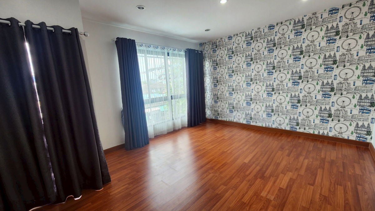 picture For Rent: Sena Town Nawamin Home Office, 3-Storey Building with Solar Cell System - 10/15