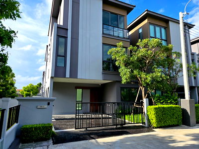 Twin houses for sale Bangkok : New Home for Sale – Baan Klang Muang THE EDITION Suksawat | 4BR 218 SQM | 63.6 SQW | Best Plot in Project