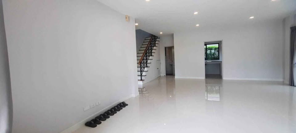 รูป บ้านเดี่ยวเช่า 4ห้องนอน  6ห้องน้ำ โครงการ Centro วิภาวดี ดอนเมือง  - รูปที่ 8/10