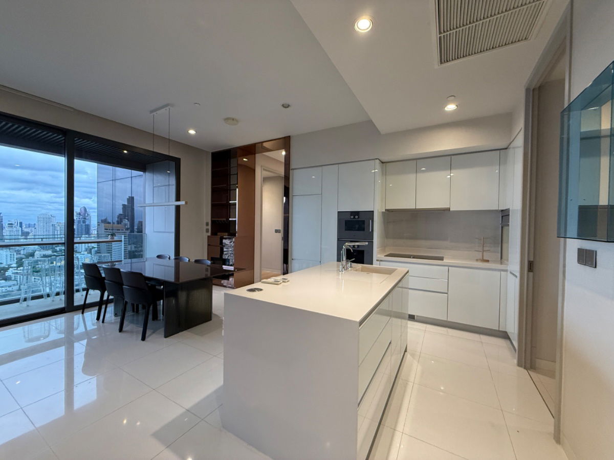 picture Luxury condo for Rent near BTS Phrom Phong station, 2 Bedroom 3 Bathroom, quiet neighborhood, private lift, contact for viewing! - 2/16