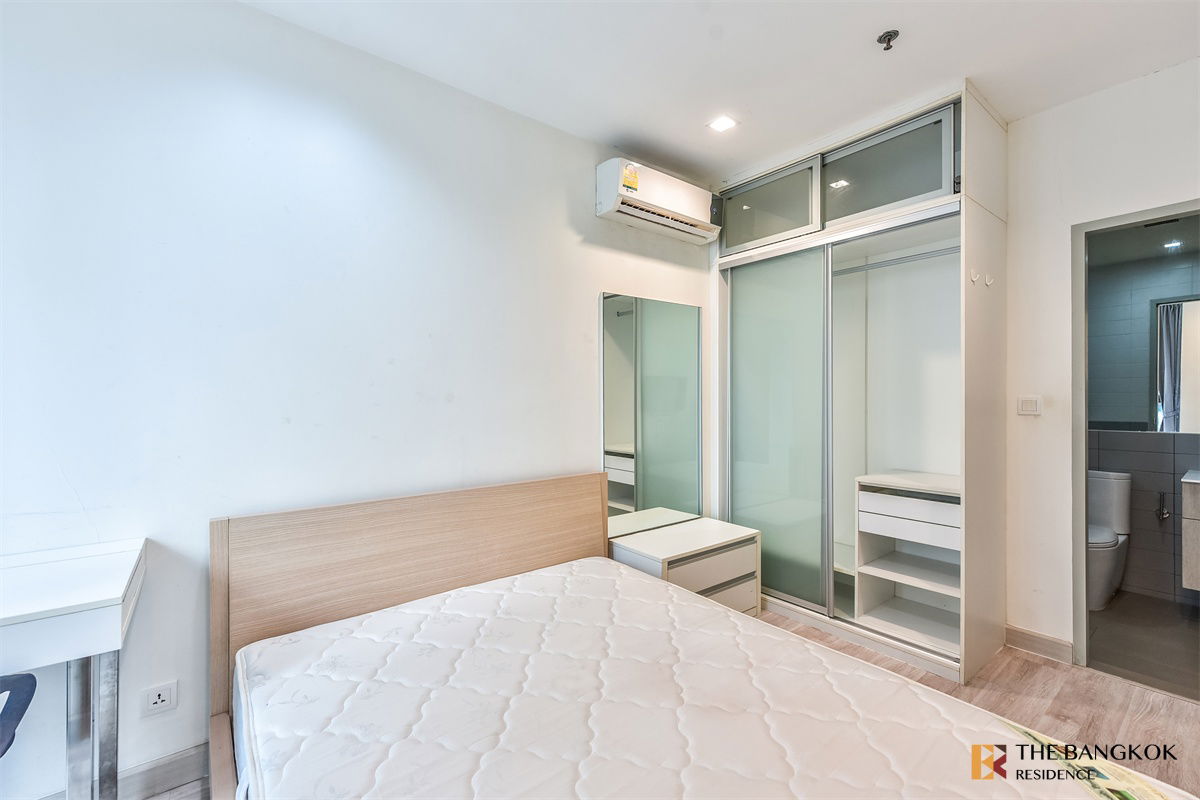 รูป คอนโด IDEO MOBI RAMA9 - ราคาเพียง 16,500 บาทเท่านั้น ห้องสวยมาก ทำเลดี พร้อมอยู่ ( Line ID: real_realestate หรือ เบอร์ 0842824246) - รูปที่ 12/17